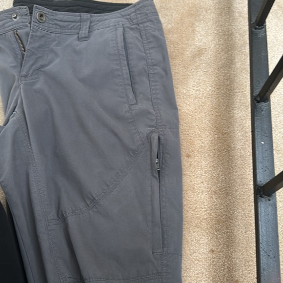 Kuhl gray convertible pants with zipper/drawstring/ button front  size 6 short. - Picture 9 of 9